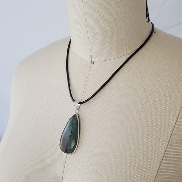 Ruby Fuchsite Gemstone set in 925 Sterling Silver Pendant, NWT - Picture 3 of 14